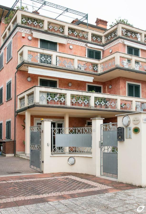 2-Bedroom Apt, With Balcony & Aircondition - 50 M From The Beach Marina di Pietrasanta Exteriör bild